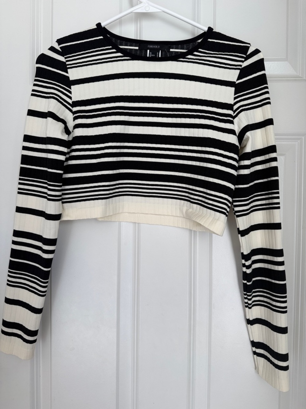 Forever 21 Black & White Striped Ribbed Crop Top